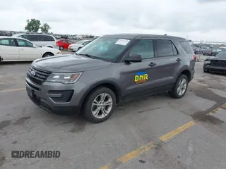 2017 Ford Police Interceptor Utility z VIN 1FM5K8ARXHGD26446, wystawiony jako IAAI lot #42779736 z przebiegiem 133 865 mil mil oraz . Historia ofert i sprzedaży dostępna na DreamBid. Obrazek 2.