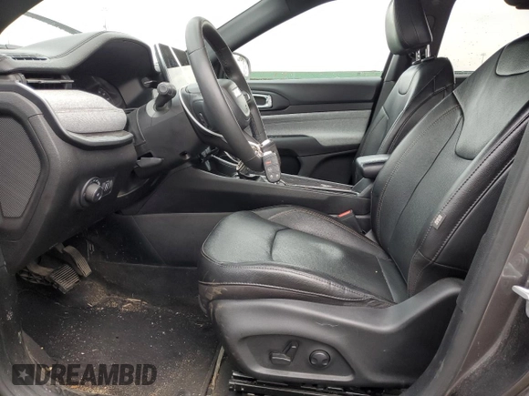 2023 Jeep Compass Latitude Lux с VIN 3C4NJDFN6PT504143, выставлен на аукционе Copart как лот 55093255 с пробегом 60 834 миль миль и Списание • Salvage title. История ставок и продаж доступна на DreamBid. Изображение 7.