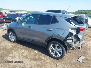 2023 Buick Encore GX Preferred с VIN KL4MMBS25PB147908, выставлен на аукционе IAAI как лот 42184637 с пробегом 15 102 миль миль и . История ставок и продаж доступна на DreamBid. Изображение 3.