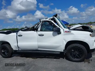 2024 Chevrolet Silverado 1500 Custom Trail Boss with VIN 3GCUDCED6RG354939, listed as a IAAI auction lot 40639035 with 42 mi miles. Bid and sale history available at carsss.com. Image 17.