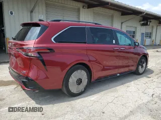 2024 Toyota Sienna XSE with VIN 5TDDRKEC5RS199529, listed as a Copart auction lot 68107994 with 2 mi miles and Salvage Title. Bid and sale history available at carsss.com. Image 3.