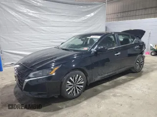 2023 Nissan Altima SV z VIN 1N4BL4DV3PN415989, wystawiony jako Copart lot #50184465 z przebiegiem 15 806 mil mil oraz Szkoda całkowita • Salvage title. Historia ofert i sprzedaży dostępna na DreamBid. Obrazek 1.