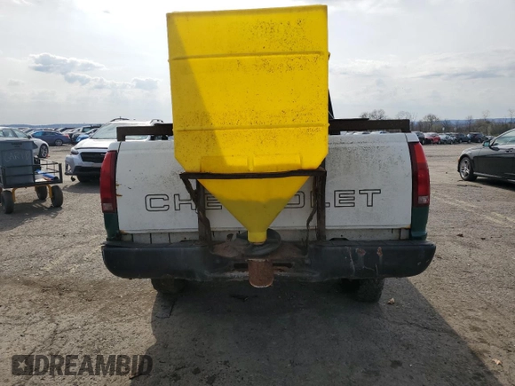 1988 Chevrolet Silverado 1500 with VIN 1GCDK14K8JE202800, listed as a Copart auction lot 53239605 with 186,894 mi miles and Salvage Title. Bid and sale history available at DreamBid. Image 6.