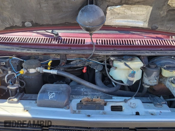 1994 GMC Rally z VIN 1GJGG39K6RF527981, wystawiony jako IAAI lot #41851882 z przebiegiem 159 751 mil mil oraz . Historia ofert i sprzedaży dostępna na DreamBid. Obrazek 9.