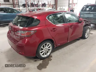 2011 Lexus CT 200h z VIN JTHKD5BH6B2042420, wystawiony jako IAAI lot #41700918 z przebiegiem 131 348 mil mil oraz . Historia ofert i sprzedaży dostępna na DreamBid. Obrazek 4.