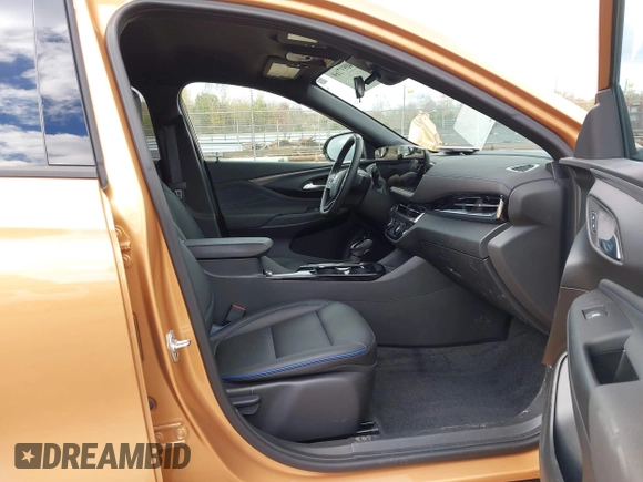 2024 Buick Envista Sport Touring with VIN KL47LBE24RB205599, listed as a IAAI auction lot 40937169 with 5,869 mi miles and . Bid and sale history available at DreamBid. Image 5.