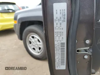 2017 Jeep Patriot Sport z VIN 1C4NJPBA5HD141135, wystawiony jako Copart lot #57626065 z przebiegiem 188 568 mil mil oraz Czysty tytuł • Clean title. Historia ofert i sprzedaży dostępna na DreamBid. Obrazek 12.