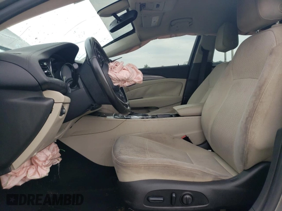 2018 Buick Regal Preferred with VIN W04GL6SX4J1136673, listed as a Copart auction lot 66181984 with 109,435 mi miles and Salvage title. Bid and sale history available at DreamBid. Image 7.