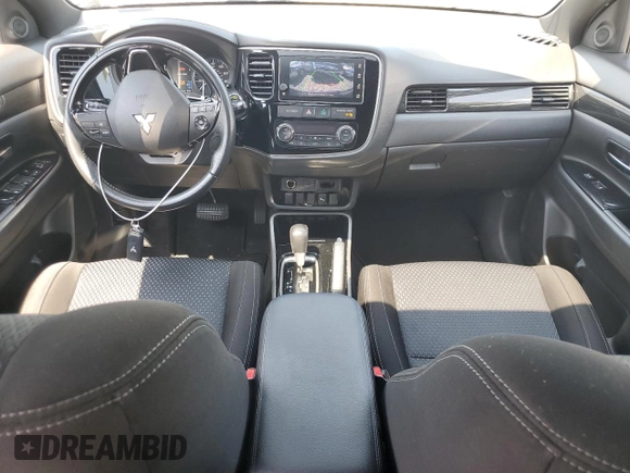 2018 Mitsubishi Outlander SE with VIN JA4AD3A30JZ044185, listed as a Copart auction lot 60111175 with 147,288 mi miles and Salvage title. Bid and sale history available at DreamBid. Image 8.