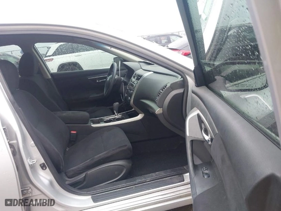 2014 Nissan Altima 2.5 with VIN 1N4AL3AP0EN252582, listed as a IAAI auction lot 41905991 with 170,188 mi miles. Bid and sale history available at carsss.com. Image 5.