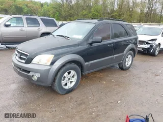 2003 Kia Sorento LX with VIN KNDJD733535047202, listed as a IAAI auction lot 42016917 with 130,050 mi miles. Bid and sale history available at carsss.com. Image 2.