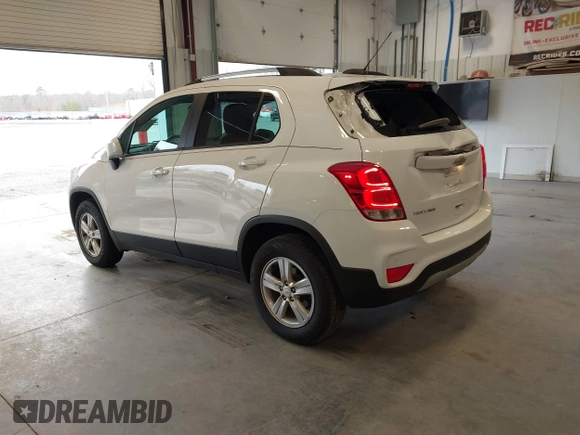 2021 Chevrolet Trax LT with VIN KL7CJPSB0MB349846, listed as a IAAI auction lot 41624620 with 54,804 mi miles. Bid and sale history available at carsss.com. Image 3.