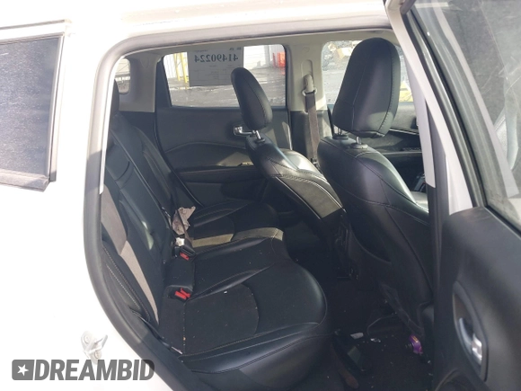 2019 Jeep Compass Latitude with VIN 3C4NJDBB7KT703593, listed as a IAAI auction lot 41490224 with 99,640 mi miles. Bid and sale history available at carsss.com. Image 8.