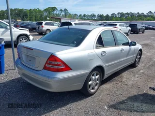 2001 Mercedes-Benz C 230/260/280/320 z VIN WDBRF61J21F090703, wystawiony jako IAAI lot #39143746 z przebiegiem 123 812 mil mil oraz . Historia ofert i sprzedaży dostępna na DreamBid. Obrazek 4.