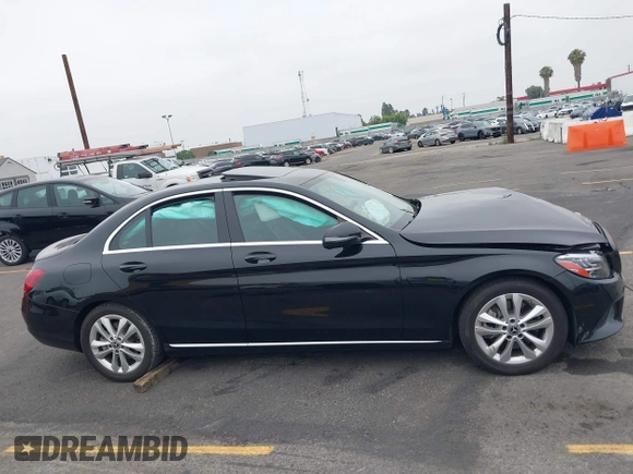 2019 Mercedes-Benz C 300 with VIN 55SWF8DBXKU302515, listed as a IAAI auction lot 42487124 with Not provided miles and . Bid and sale history available at DreamBid. Image 13.