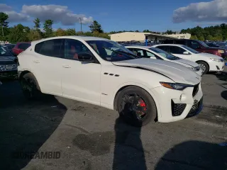2019 Maserati Levante GranSport with VIN ZN661XUS9KX328117, listed as a Copart auction lot 73722224 with 0 mi miles and Salvage Title. Bid and sale history available at carsss.com. Image 4.