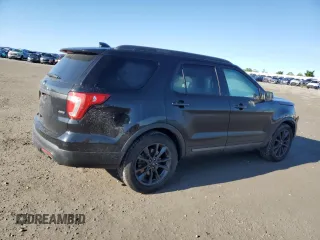 2017 Ford Explorer XLT z VIN 1FM5K8D8XHGB05349, wystawiony jako Copart lot #55951425 z przebiegiem 110 375 mil mil oraz Szkoda całkowita • Salvage title. Historia ofert i sprzedaży dostępna na DreamBid. Obrazek 3.