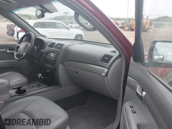 2009 Kia Borrego EX with VIN KNDJH741395010983, listed as a IAAI auction lot 41981799 with 152,278 mi miles. Bid and sale history available at carsss.com. Image 5.