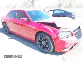 2016 Chrysler 300 S z VIN 2C3CCAGGXGH117091, wystawiony jako IAAI lot #42060505 z przebiegiem 81 938 mil mil oraz . Historia ofert i sprzedaży dostępna na DreamBid. Obrazek 1.