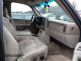 2002 Chevrolet Tahoe Z71 with VIN 1GNEK13Z82R181919, listed as a IAAI auction lot 41903548 with 375,453 mi miles. Bid and sale history available at carsss.com. Image 5.