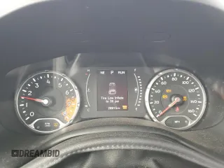 2017 Jeep Renegade Altitude with VIN ZACCJBBB8HPF62271, listed as a Copart auction lot 44805425 with 28,915 mi miles and Salvage Title. Bid and sale history available at carsss.com. Image 9.