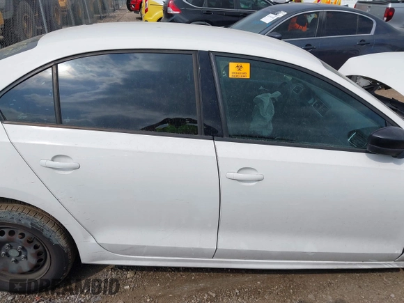 2013 Volkswagen Jetta S z VIN 3VW2K7AJ2DM236653, wystawiony jako IAAI lot #42163312 z przebiegiem 133 000 mil mil oraz . Historia ofert i sprzedaży dostępna na DreamBid. Obrazek 13.
