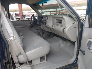 2000 Chevrolet Silverado 2500 z VIN 1GCGC24R1YR112498, wystawiony jako IAAI lot #42386089 z przebiegiem 41 338 mil mil oraz . Historia ofert i sprzedaży dostępna na DreamBid. Obrazek 5.