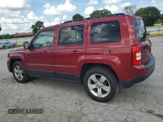 2016 Jeep Patriot Latitude with VIN 1C4NJPFA1GD810655, listed as a Copart auction lot 61093715 with 172,936 mi miles and Salvage title. Bid and sale history available at DreamBid. Image 2.