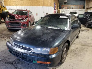 1996 Honda Accord EX with VIN 1HGCD5658TA248126, listed as a Copart auction lot 44596815 with 182,856 mi miles and Clean Title. Bid and sale history available at DreamBid. Image 1.