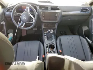2022 Volkswagen Tiguan SE z VIN 3VV3B7AX3NM114527, wystawiony jako Copart lot #61301715 z przebiegiem 60 534 mil mil oraz Szkoda całkowita • Salvage title. Historia ofert i sprzedaży dostępna na DreamBid. Obrazek 8.