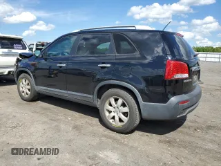 2013 Kia Sorento LX с VIN 5XYKT4A28DG421648, выставлен на аукционе Copart как лот 55887275 с пробегом 173 113 миль миль и Списание • Salvage title. История ставок и продаж доступна на DreamBid. Изображение 2.