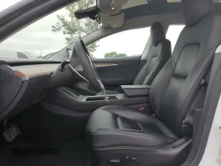 2022 Tesla Model 3 Long Range z VIN 5YJ3E1EB4NF161314, wystawiony jako Copart lot #57060725 z przebiegiem 19 215 mil mil oraz Szkoda całkowita • Salvage title. Historia ofert i sprzedaży dostępna na DreamBid. Obrazek 7.