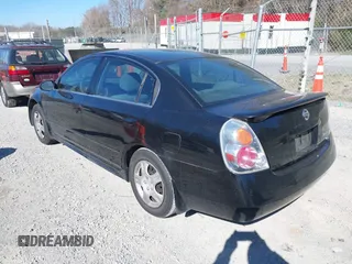 2003 Nissan Altima S with VIN 1N4AL11D33C320084, listed as a IAAI auction lot 41849903 with 212,137 mi miles. Bid and sale history available at carsss.com. Image 3.