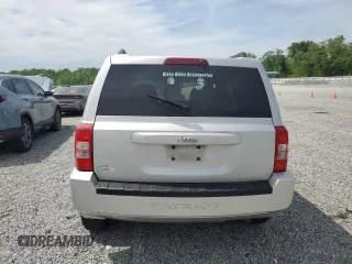 2008 Jeep Patriot Sport z VIN 1J8FT28W18D711466, wystawiony jako Copart lot #53523135 z przebiegiem 179 112 mil mil oraz Szkoda całkowita • Salvage title. Historia ofert i sprzedaży dostępna na DreamBid. Obrazek 6.