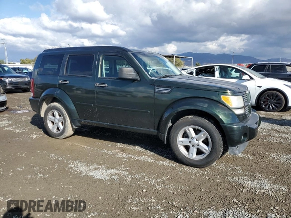 2010 Dodge Nitro SXT z VIN 1D4PT5GK2AW131913, wystawiony jako Copart lot #42711015 z przebiegiem 177 637 mil mil oraz Szkoda całkowita • Salvage title. Historia ofert i sprzedaży dostępna na DreamBid. Obrazek 4.