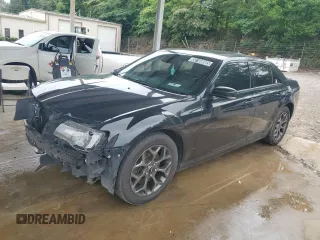 2018 Chrysler 300 S z VIN 2C3CCAGG3JH302381, wystawiony jako Copart lot #58166085 z przebiegiem 161 671 mil mil oraz Czysty tytuł • Clean title. Historia ofert i sprzedaży dostępna na DreamBid. Obrazek 1.