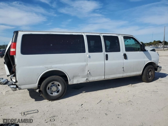 2012 Chevrolet Express Passenger 1LT with VIN 1GAZG1FG4C1122994, listed as a Copart auction lot 85922924 with 171,161 mi miles and Salvage Title. Bid and sale history available at carsss.com. Image 3.