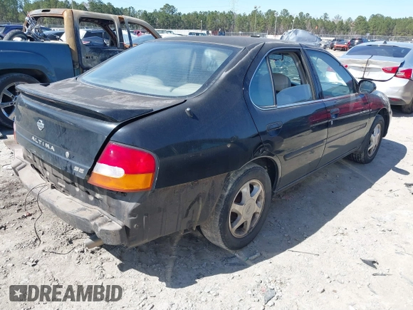 1999 Nissan Altima XE with VIN 1N4DL01D2XC124747, listed as a IAAI auction lot 41750853 with 110,221 mi miles. Bid and sale history available at carsss.com. Image 4.