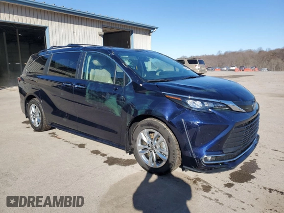2024 Toyota Sienna XLE with VIN 5TDJSKFC6RS109729, listed as a Copart auction lot 49429595 with 17,404 mi miles and Salvage Title. Bid and sale history available at DreamBid. Image 4.