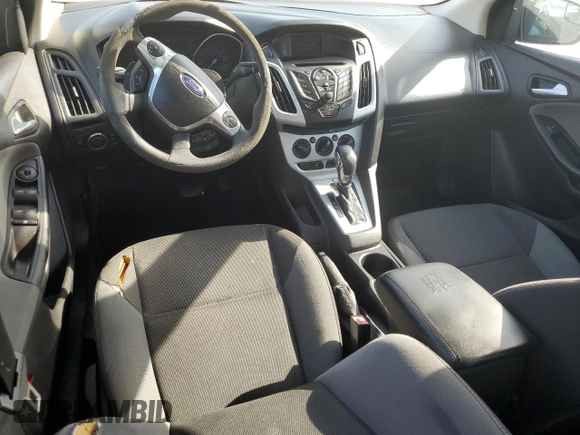 2013 Ford Focus SE z VIN 1FADP3F2XDL175079, wystawiony jako Copart lot #57408745 z przebiegiem 192 343 mil mil oraz Czysty tytuł • Clean title. Historia ofert i sprzedaży dostępna na DreamBid. Obrazek 8.