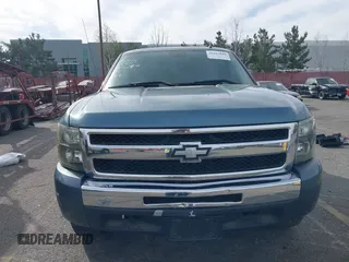 2009 Chevrolet Silverado 1500 LT with VIN 3GCEC23019G268472, listed as a IAAI auction lot 41663840 with 155,379 mi miles. Bid and sale history available at carsss.com. Image 13.