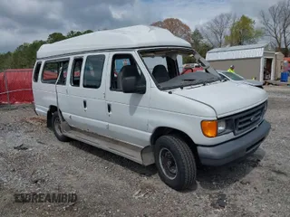2007 Ford Econoline Passenger XL with VIN 1FBSS31L47DA67849, listed as a IAAI auction lot 41954255 with 110,341 mi miles. Bid and sale history available at carsss.com. Image 1.