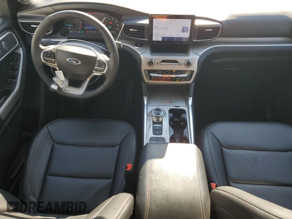 2024 Ford Explorer XLT with VIN 1FMSK7DH7RGA02632, listed as a Copart auction lot 49038645 with 31,704 mi miles and Non Repairable. Bid and sale history available at carsss.com. Image 8.