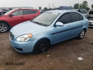 2008 Hyundai Accent GLS z VIN KMHCN46C28U260097, wystawiony jako Copart lot #61122514 z przebiegiem 153 841 mil mil oraz Szkoda całkowita • Salvage title. Historia ofert i sprzedaży dostępna na DreamBid. Obrazek 1.