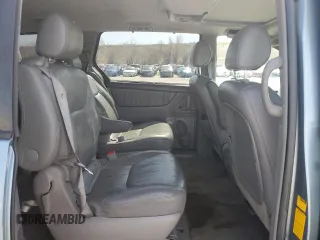 2005 Toyota Sienna XLE с VIN 5TDBA22C85S052389, выставлен на аукционе Copart как лот 52626295 с пробегом 221 755 миль миль и Списание • Salvage title. История ставок и продаж доступна на DreamBid. Изображение 11.