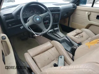 1989 BMW 3 Series z VIN WBABB2309K8862774, wystawiony jako Copart lot #44600775 z przebiegiem 88 683 mil mil oraz Czysty tytuł • Clean title. Historia ofert i sprzedaży dostępna na DreamBid. Obrazek 8.