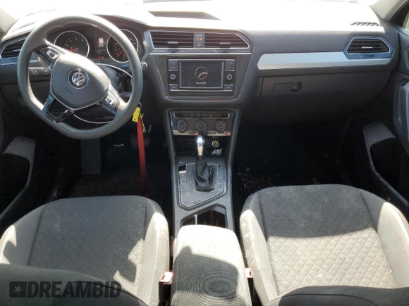2020 Volkswagen Tiguan S z VIN 3VV1B7AX7LM133358, wystawiony jako Copart lot #61960445 z przebiegiem 74 698 mil mil oraz Szkoda całkowita • Salvage title. Historia ofert i sprzedaży dostępna na DreamBid. Obrazek 8.