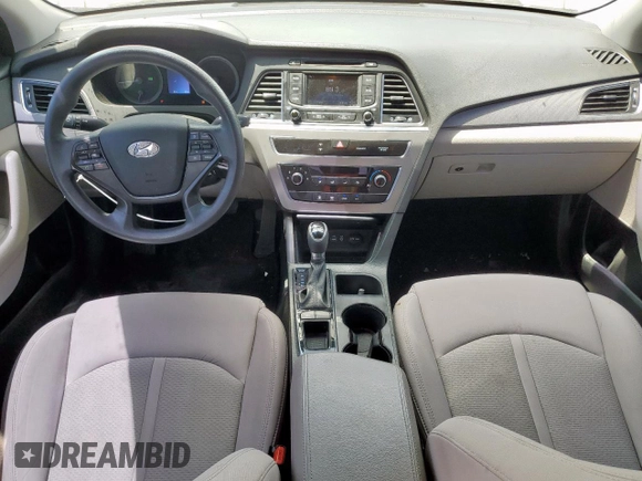 2015 Hyundai Sonata SE z VIN 5NPE24AF0FH004426, wystawiony jako Copart lot #57031915 z przebiegiem 73 493 mil mil oraz Szkoda całkowita • Salvage title. Historia ofert i sprzedaży dostępna na DreamBid. Obrazek 8.