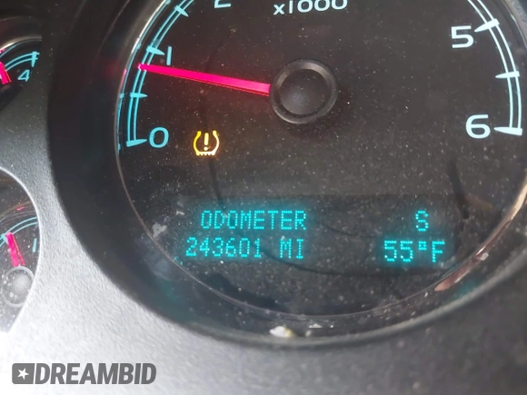 2011 Chevrolet Suburban LT with VIN 1GNSCJE03BR381301, listed as a IAAI auction lot 41412636 with 243,601 mi miles. Bid and sale history available at carsss.com. Image 15.