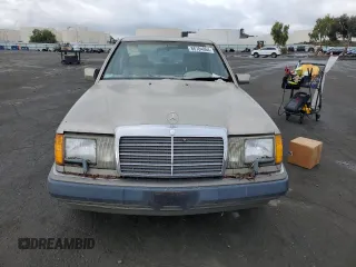 1991 Mercedes-Benz 300 E with VIN WDBEA30D4MB426614, listed as a Copart auction lot 86784864 with 95,640 mi miles and Clean Title. Bid and sale history available at carsss.com. Image 5.